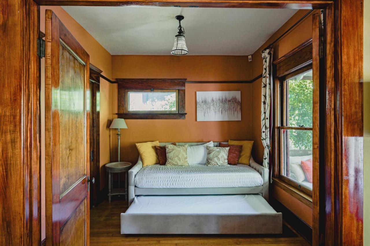 圣地亚哥1907 Stone House - King Bed, Office, Crib, Toys别墅 外观 照片